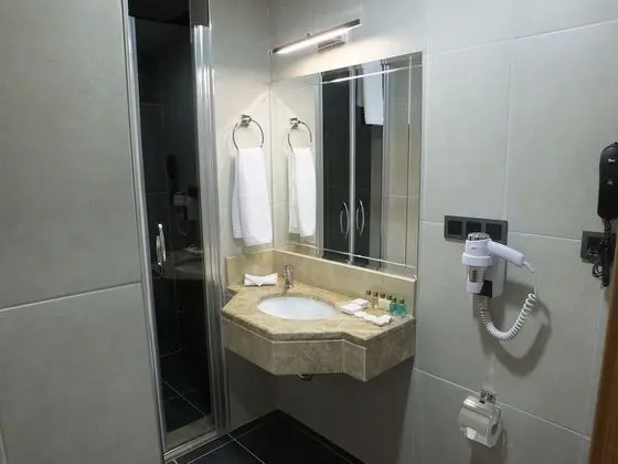 Standard Tek Büyük veya İki Ayrı Yataklı Oda