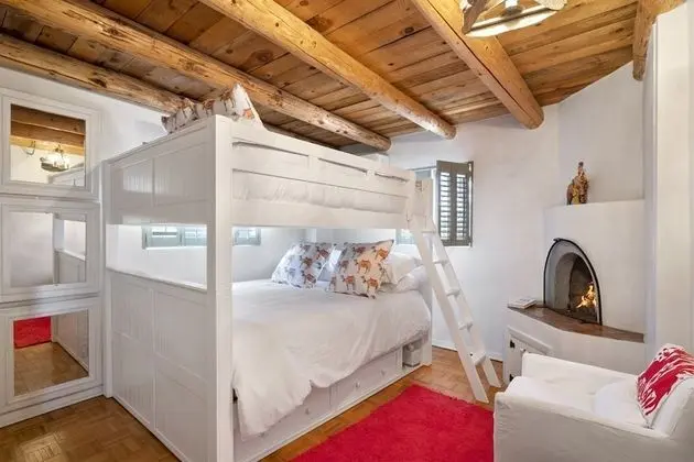 Ev (Cinco Chimineas - Indoor Pool, Walk t)