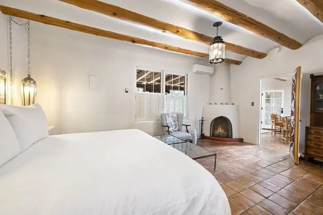Ev (Cinco Chimineas - Indoor Pool, Walk t)