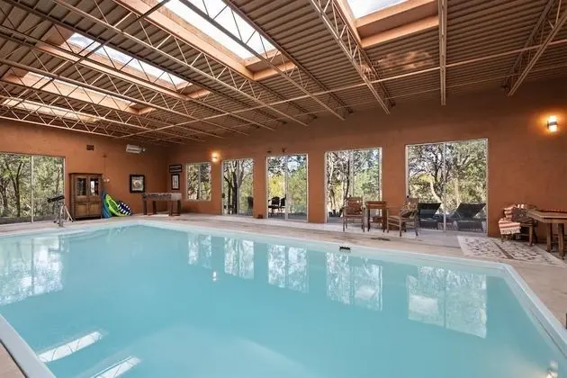 Ev (Cinco Chimineas - Indoor Pool, Walk t)