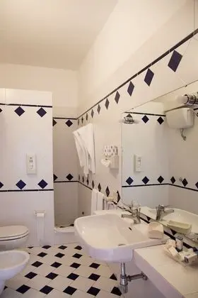 Tek Büyük veya İki Ayrı Yataklı Oda, Teras, Deniz Manzaralı