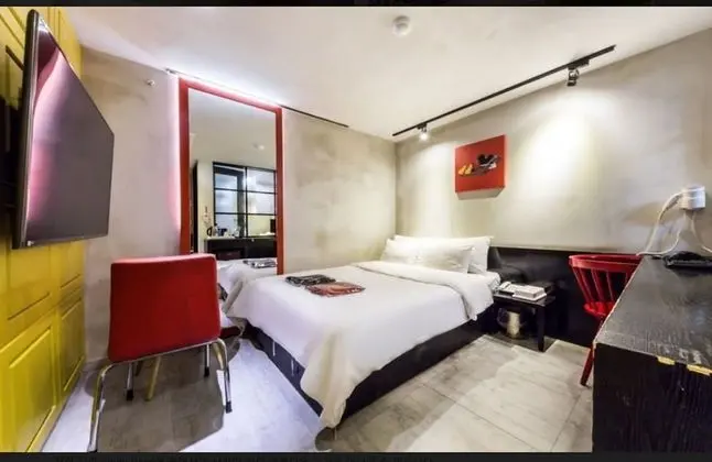 Deluxe Tek Büyük Yataklı Oda (Check-in *Weekday 18:00/Weekend 22:00)