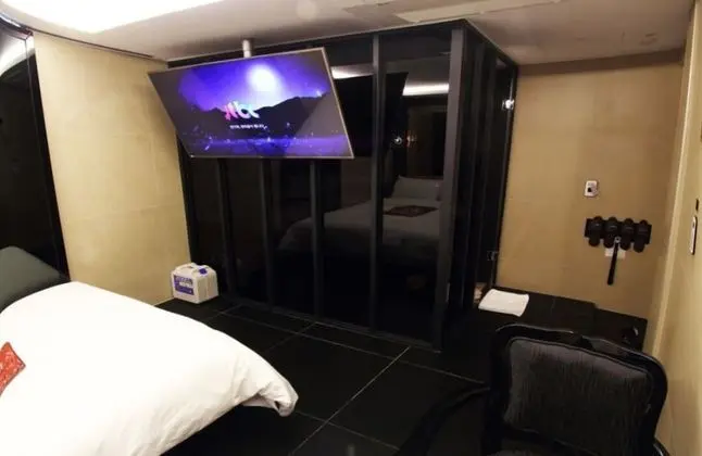 Premium Tek Büyük Yataklı Oda (Check-in *Weekday 18:00/Weekend 22:00)
