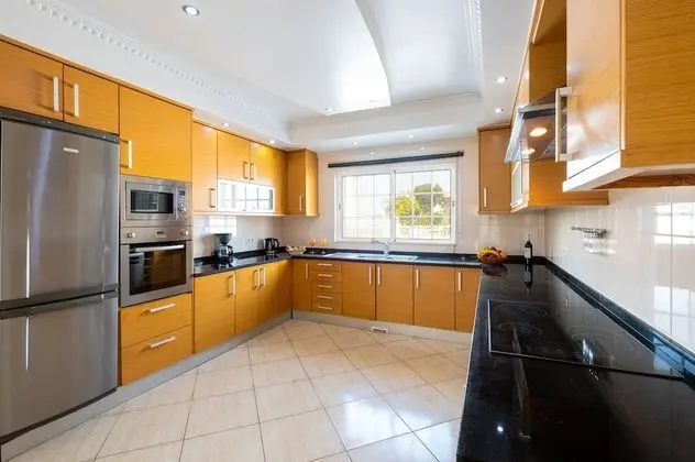 Villa, 6 Yatak Odası, Kişiye Özel Havuzlu, Havuz Manzaralı