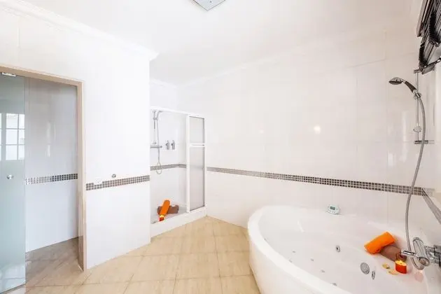 Villa, 6 Yatak Odası, Kişiye Özel Havuzlu, Havuz Manzaralı