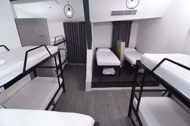 10-Bed Mixed Dormitory Room