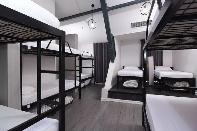 10-Bed Mixed Dormitory Room