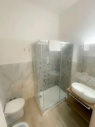 Business Tek Büyük Yataklı Oda