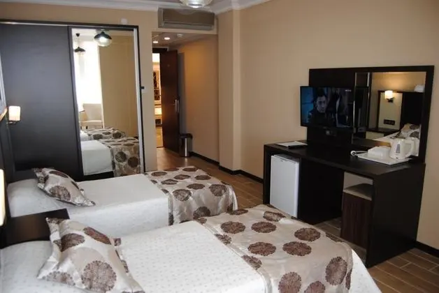 Triple, Şehir Manzaralı