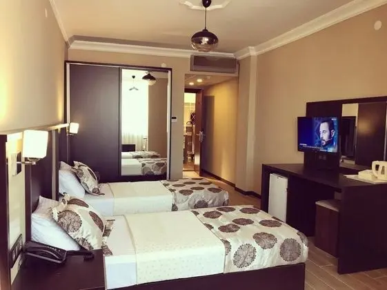 Triple, Şehir Manzaralı