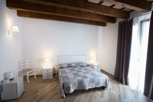 Tek Büyük Yataklı Oda, Balkon