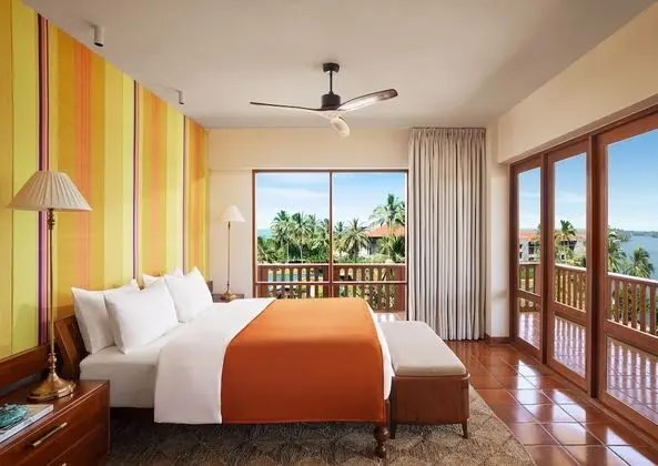Deluxe Ocean View Suite