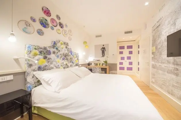 Deluxe Tek Büyük Yataklı Oda, 1 Yatak Odası, Banyolu/Duşlu, Zemin Kat