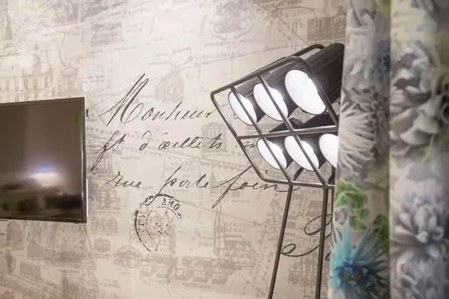 Deluxe Tek Büyük Yataklı Oda, 1 Yatak Odası, Banyolu/Duşlu, Zemin Kat