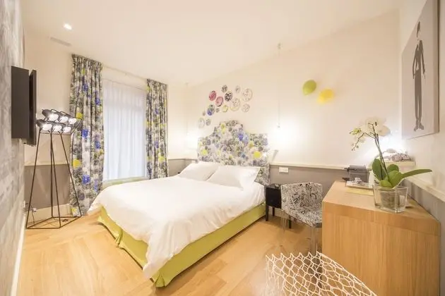 Deluxe Tek Büyük Yataklı Oda, 1 Yatak Odası, Banyolu/Duşlu, Zemin Kat