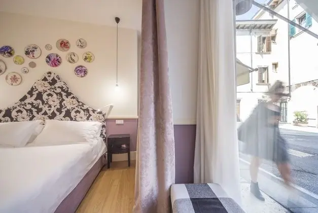 Deluxe Tek Büyük Yataklı Oda, 1 Yatak Odası, Banyolu/Duşlu, Zemin Kat