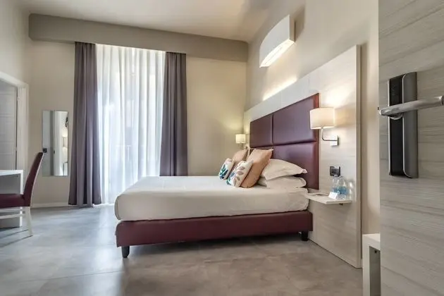 Deluxe Tek Büyük veya İki Ayrı Yataklı Oda, Banyolu/Duşlu, Şehir Manzaralı