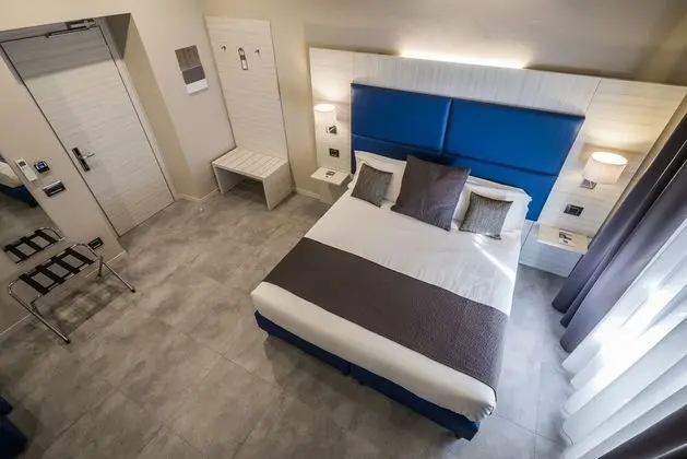 Deluxe Tek Büyük veya İki Ayrı Yataklı Oda, Banyolu/Duşlu, Şehir Manzaralı
