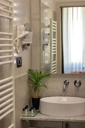 Standard Tek Büyük veya İki Ayrı Yataklı Oda, Banyolu/Duşlu, Şehir Manzaralı