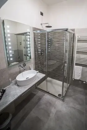 Standard Tek Büyük veya İki Ayrı Yataklı Oda, Banyolu/Duşlu, Şehir Manzaralı