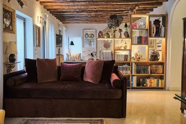 Junior Tek Büyük Yataklı Oda