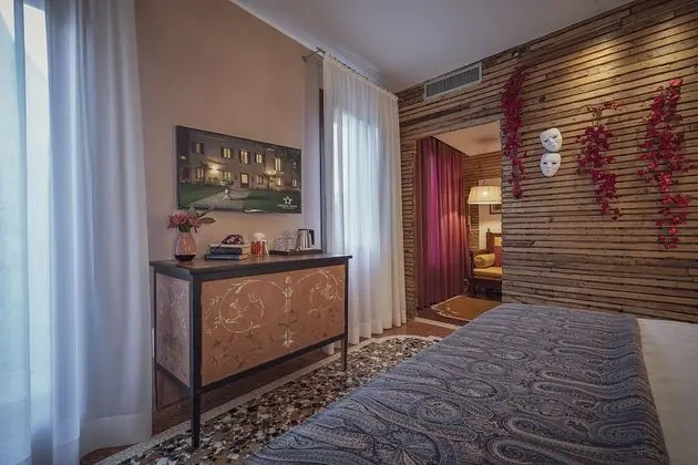 Junior Tek Büyük Yataklı Oda