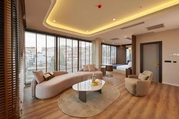 İstanbul Suite Oda Deniz Manzarali