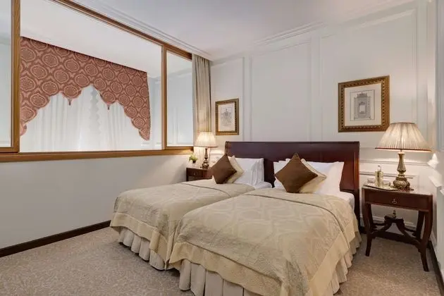 Süit, 3 Yatak Odası, Köşe (Palace Suite)