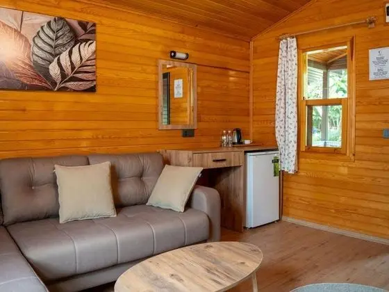 Bungalov Double,bahçe Manzaralı,balkon Veya Teraslı