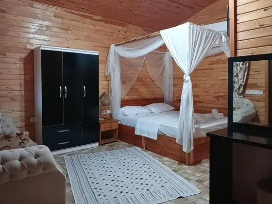 Kasımpatı , Bahçe Manzaralı, Bahçe Katı