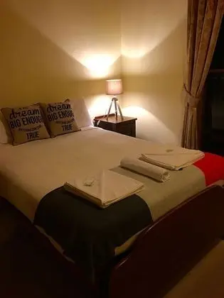 Basic Tek Büyük Yataklı Oda, 1 Büyük (Queen) Boy Yatak, Ortak Banyo