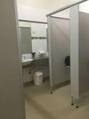 Basic Tek Büyük Yataklı Oda, 1 Büyük (Queen) Boy Yatak, Ortak Banyo