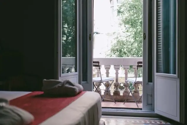 Tek Büyük veya İki Ayrı Yataklı Oda, Balkon, Şehir Manzaralı (Provenza)