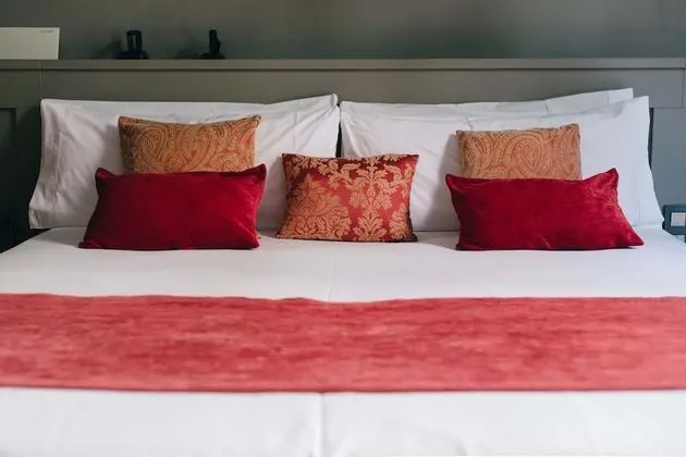 Tek Büyük veya İki Ayrı Yataklı Oda, Balkon, Şehir Manzaralı (Provenza)