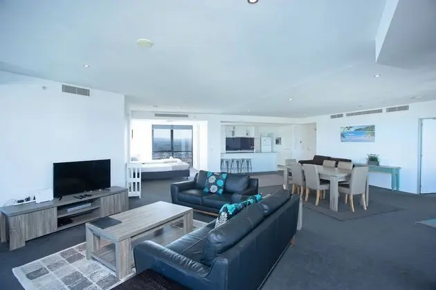 Sub Penthouse, 2 Bedrooms, Ocean Views