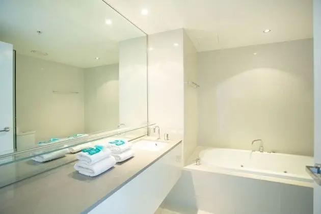 Sub Penthouse, 2 Bedrooms, Ocean Views