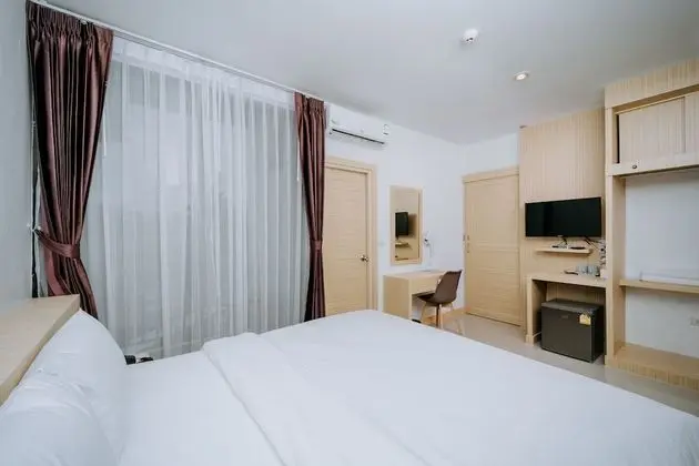Deluxe Room with Mountain View
