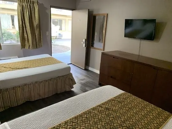 Economy Tek Büyük Yataklı Oda