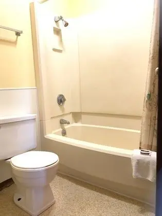 Tek Büyük Yataklı Oda, 2 Büyük (Queen) Boy Yatak, Sigara İçilebilir