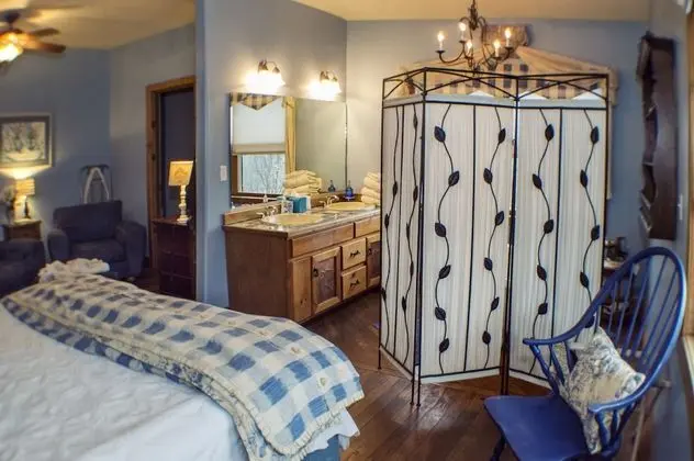 Standard Oda, 1 En Büyük (King) Boy Yatak (Blue and White Room)