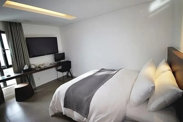 Deluxe Tek Büyük Yataklı Oda