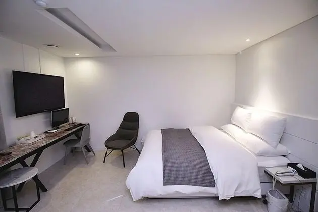 Deluxe Tek Büyük Yataklı Oda