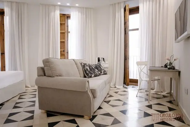 Luxury Oda, Sigara İçilmez (iglesia)