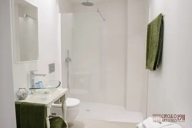 Luxury Oda, Sigara İçilmez (iglesia)