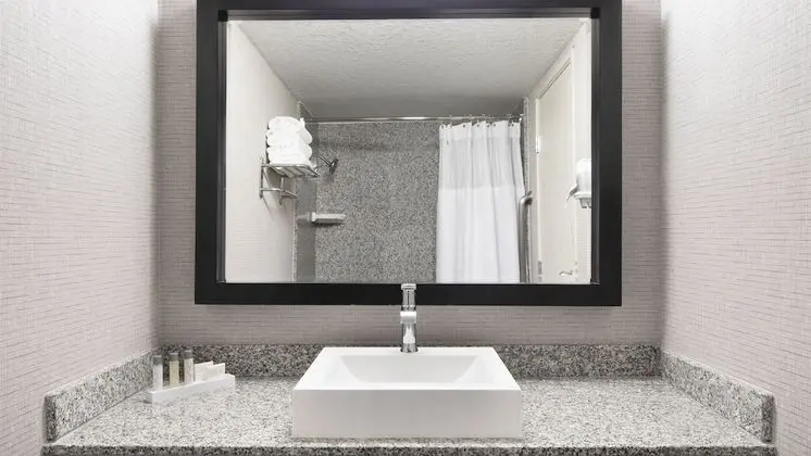 LUXURY PREMIUM ROOM 2 QUEEN NON-SMOKING