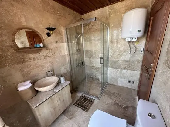 Artemis, Köy Manzaralı