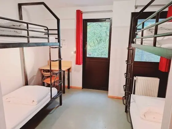 Basic Dört Kişilik Oda, Özel Banyo