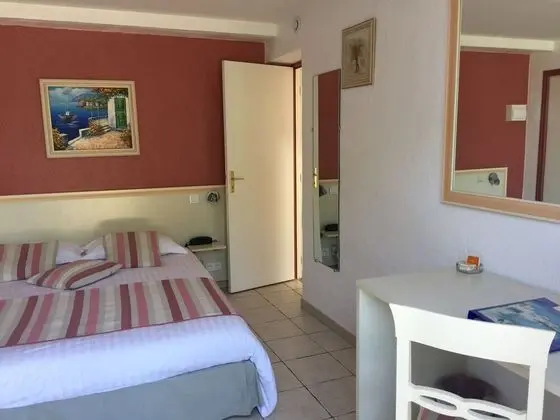 Comfort Tek Büyük Yataklı Oda, Teras (Garden View)