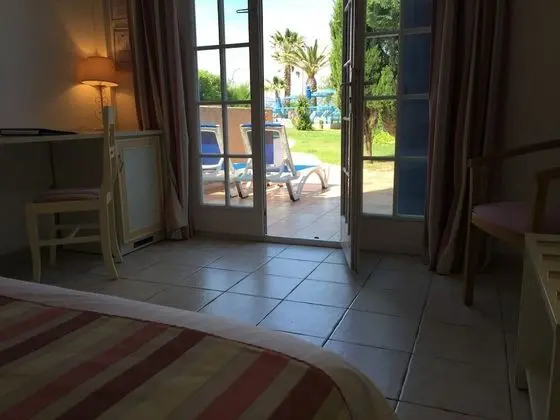 Comfort Tek Büyük Yataklı Oda, Teras (Garden View)