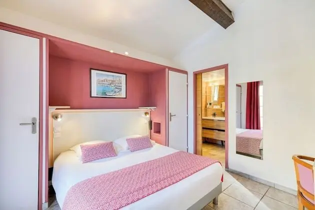 Standard Tek Büyük Yataklı Oda, Teras (Garden View)